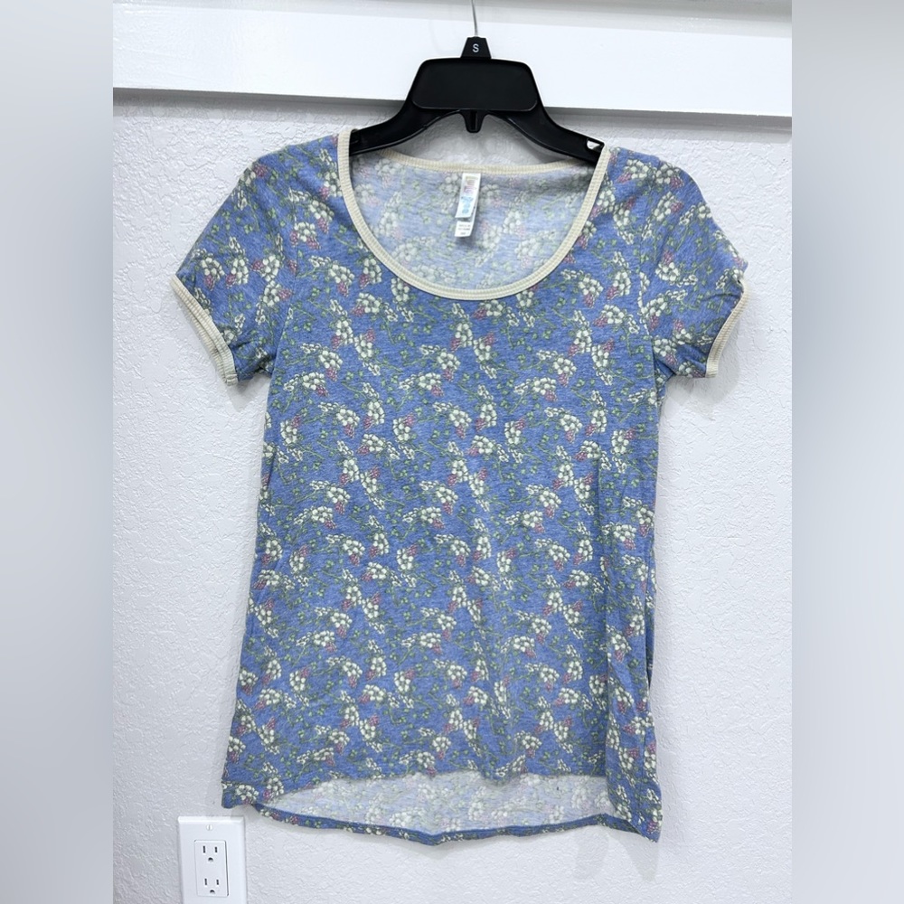 Lularoe T-shirt